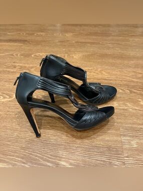 Cole Haan- Women's Black Strappy High Heel Sandals
Size 9